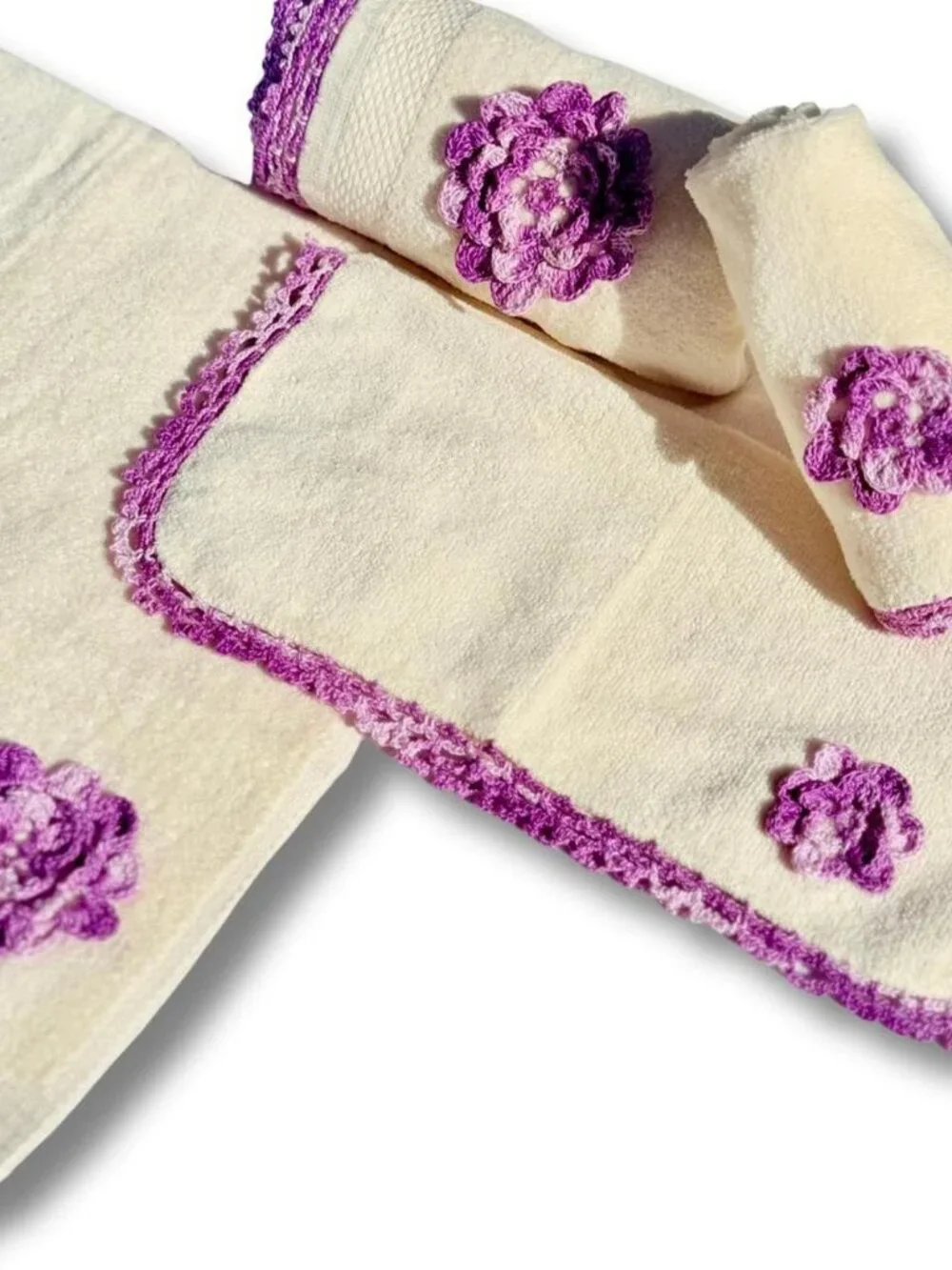 Vintage Montgomery Ward Crochet Trim Cream Towel Washcloth Set Purple Floral USA